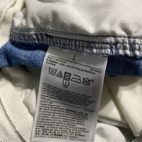 Gap Blue Chambray Girlfriend Fit Cropped Pants - Picture 5 of 5